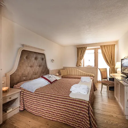 Romantic Plaza Hotel