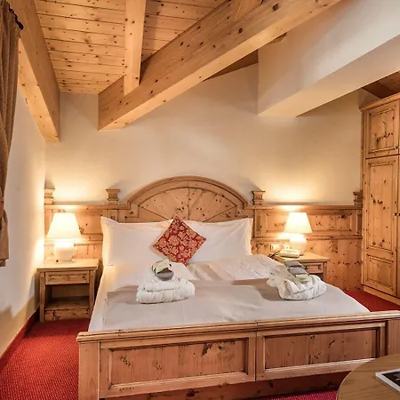 Romantic Plaza 4*
