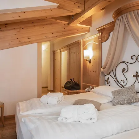 Hotel Romantic Plaza 4*