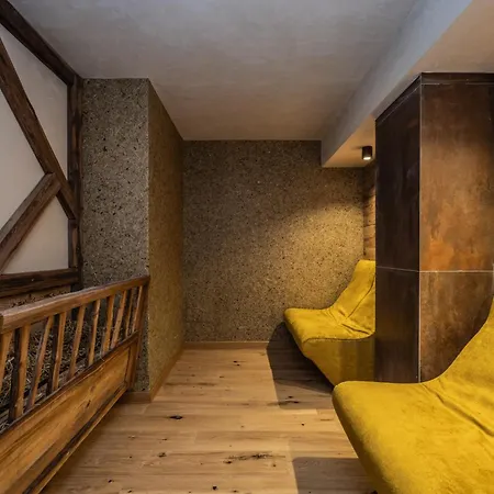 Romantic Plaza Hotel 4*