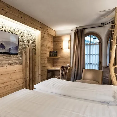 Hotel Romantic Plaza 4*